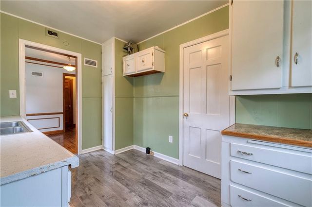 211 NE 82 Terrace, Kansas City, MO 64118
