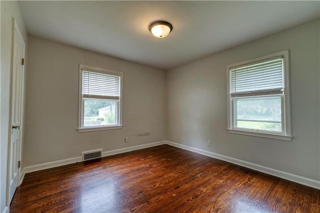 211 NE 82 Terrace, Kansas City, MO 64118