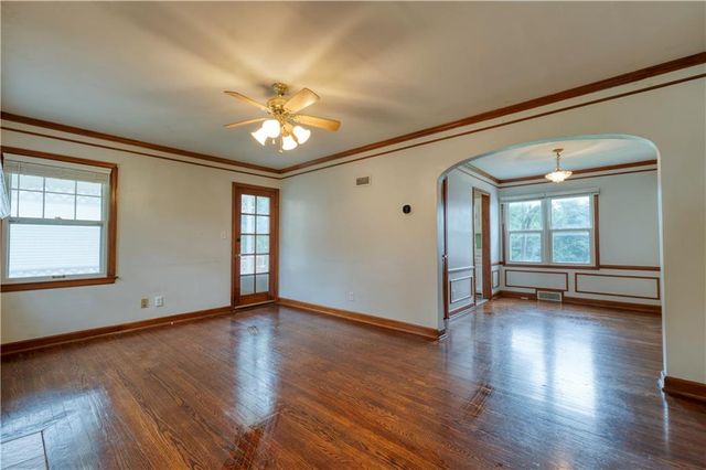 211 NE 82 Terrace, Kansas City, MO 64118