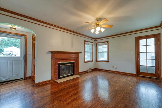 211 NE 82 Terrace, Kansas City, MO 64118