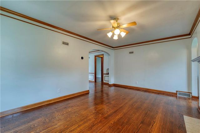 211 NE 82 Terrace, Kansas City, MO 64118