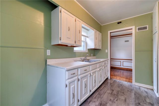211 NE 82 Terrace, Kansas City, MO 64118
