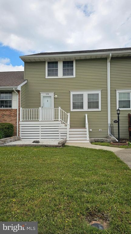 Image 2 of property listing at 29595 DUTCHMANS LN #4/104, Easton, MD 21601