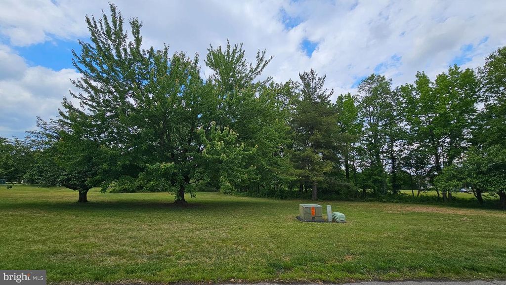 Image 4 of property listing at 29595 DUTCHMANS LN #4/104, Easton, MD 21601