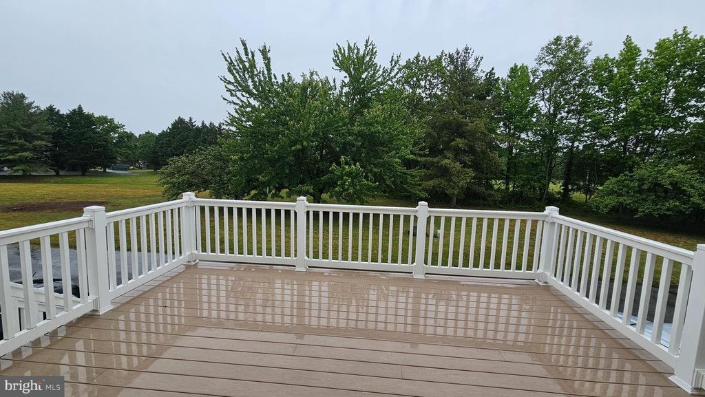 Image 6 of property listing at 29595 DUTCHMANS LN #4/104, Easton, MD 21601