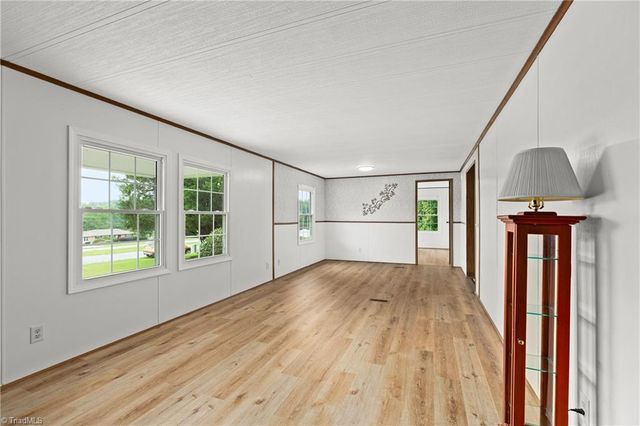 363 North Road, Thomasville, NC 27360