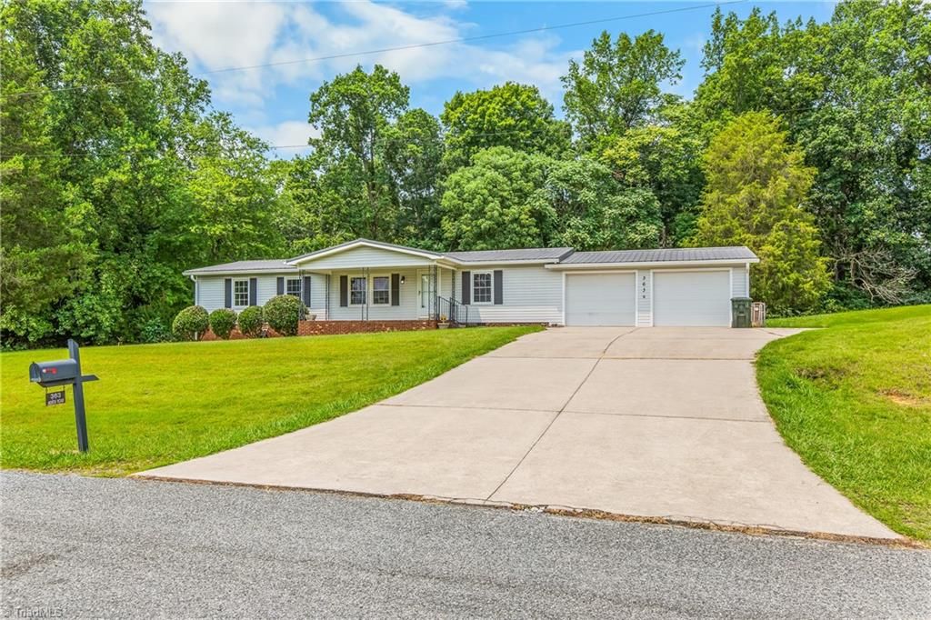 363 North Road, Thomasville, NC 27360