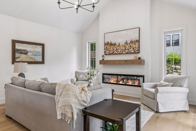 163 2nd Street, Excelsior, MN 55331