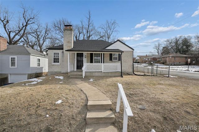 222 Henquin Drive, St Louis, MO 63135