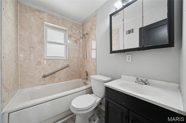 222 Henquin Drive, St Louis, MO 63135