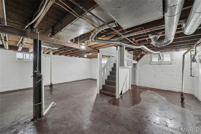 222 Henquin Drive, St Louis, MO 63135