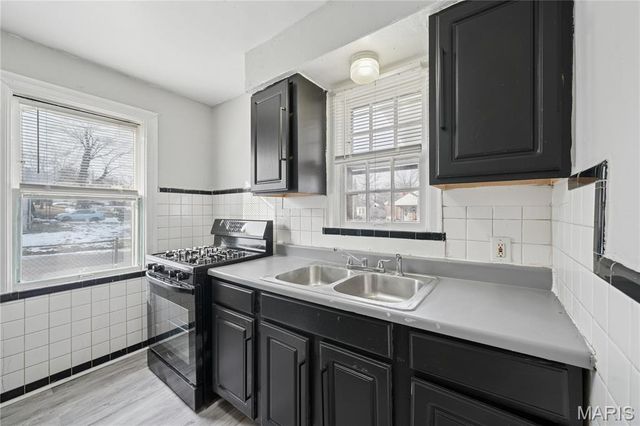 222 Henquin Drive, St Louis, MO 63135