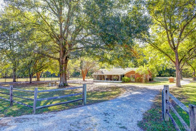 3325 Richardson Road S, Hope Hull, AL 36043