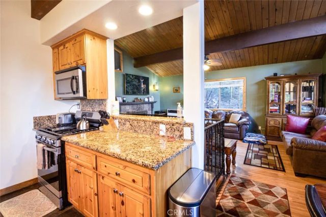 24719 Valle, Crestline, CA 92325