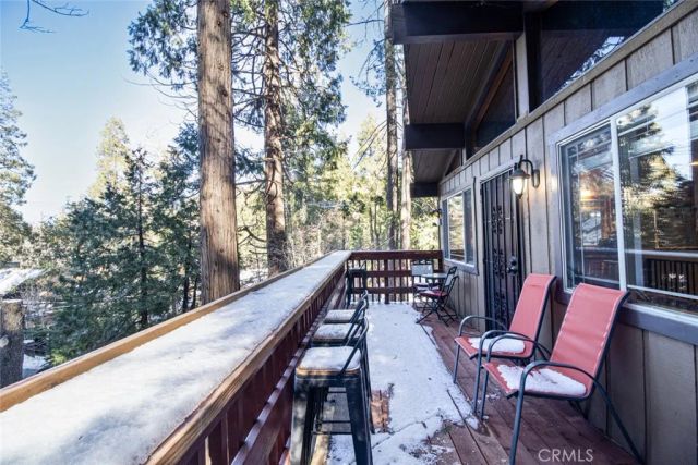 24719 Valle, Crestline, CA 92325