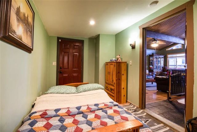 24719 Valle, Crestline, CA 92325