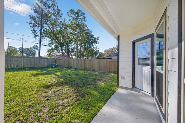202 Emerald Thicket Lane, Huffman, TX 77336