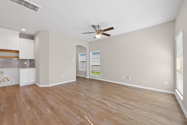 202 Emerald Thicket Lane, Huffman, TX 77336
