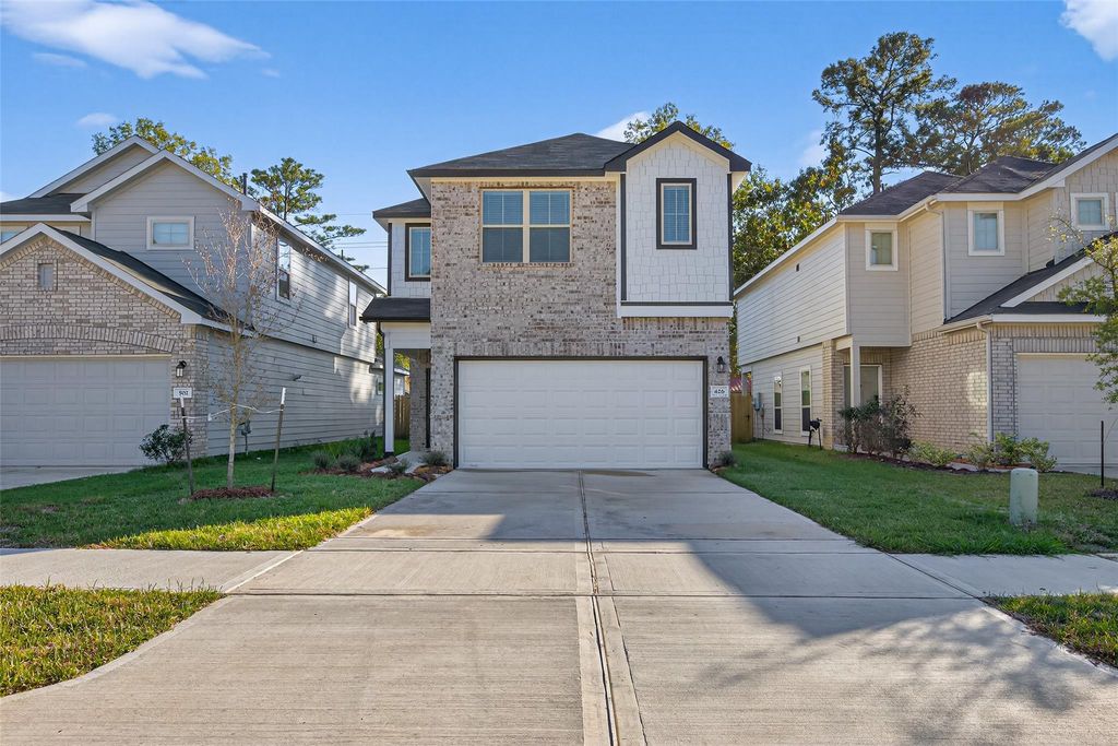 202 Emerald Thicket Lane, Huffman, TX 77336