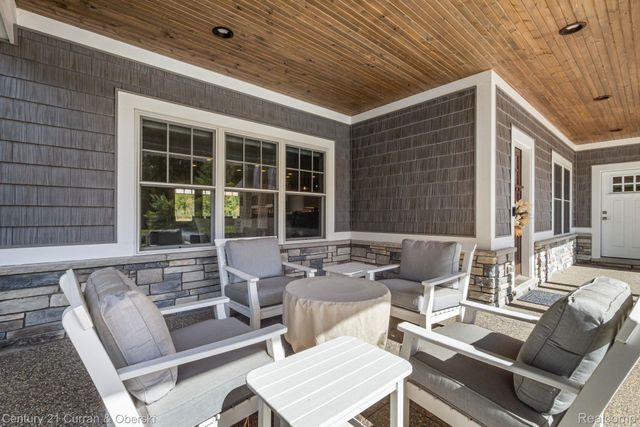 1306 Victoria Lane, Fenton Charter Township, MI 48430