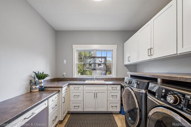 1306 Victoria Lane, Fenton Charter Township, MI 48430