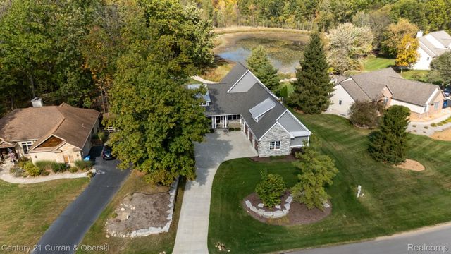 1306 Victoria Lane, Fenton Charter Township, MI 48430