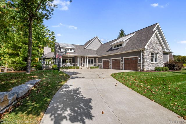 1306 Victoria Lane, Fenton Charter Township, MI 48430