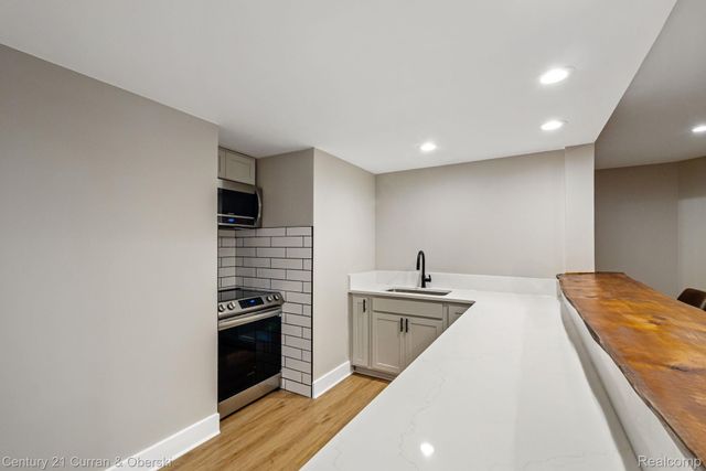 1306 Victoria Lane, Fenton Charter Township, MI 48430