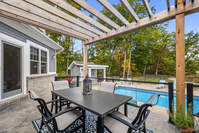 1306 Victoria Lane, Fenton Charter Township, MI 48430