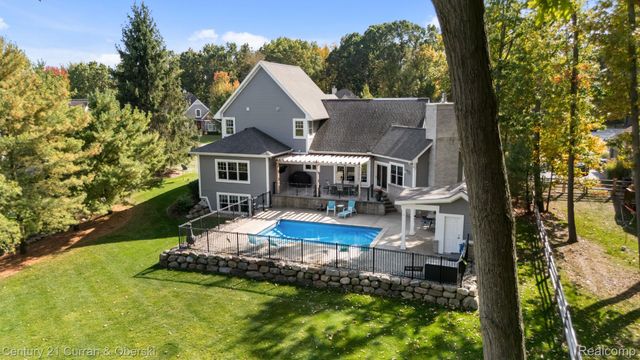 1306 Victoria Lane, Fenton Charter Township, MI 48430