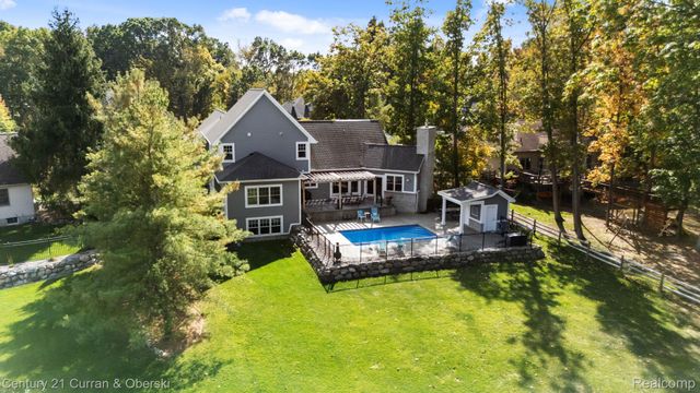 1306 Victoria Lane, Fenton Charter Township, MI 48430