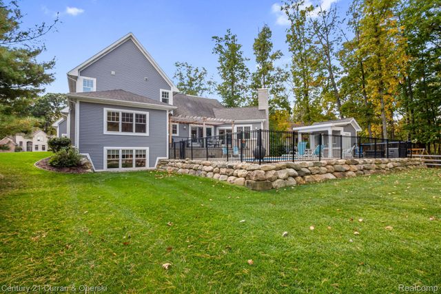 1306 Victoria Lane, Fenton Charter Township, MI 48430