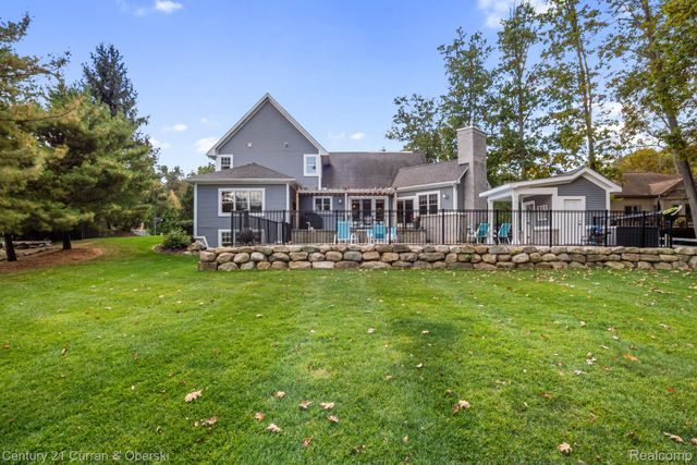 1306 Victoria Lane, Fenton Charter Township, MI 48430