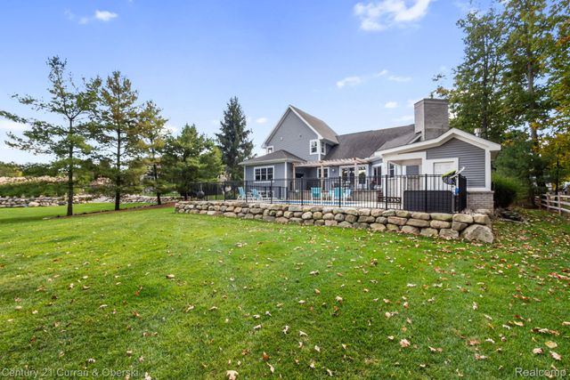 1306 Victoria Lane, Fenton Charter Township, MI 48430