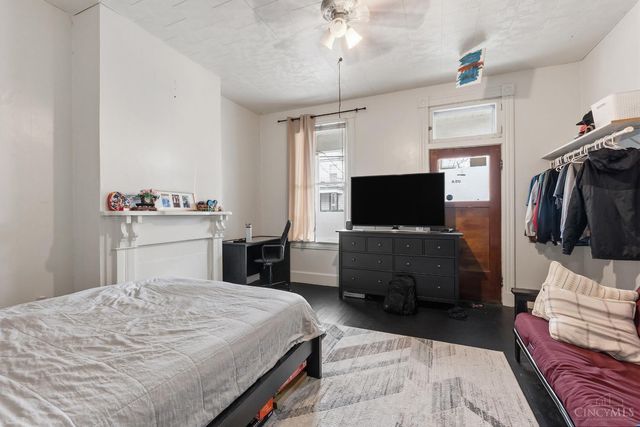 2327 Stratford Avenue, Cincinnati, OH 45219