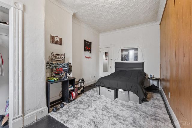 2327 Stratford Avenue, Cincinnati, OH 45219