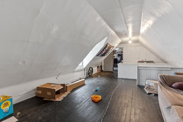 2327 Stratford Avenue, Cincinnati, OH 45219