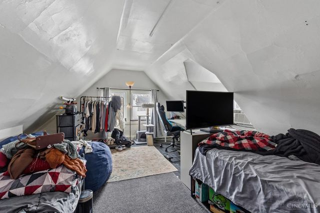 2327 Stratford Avenue, Cincinnati, OH 45219