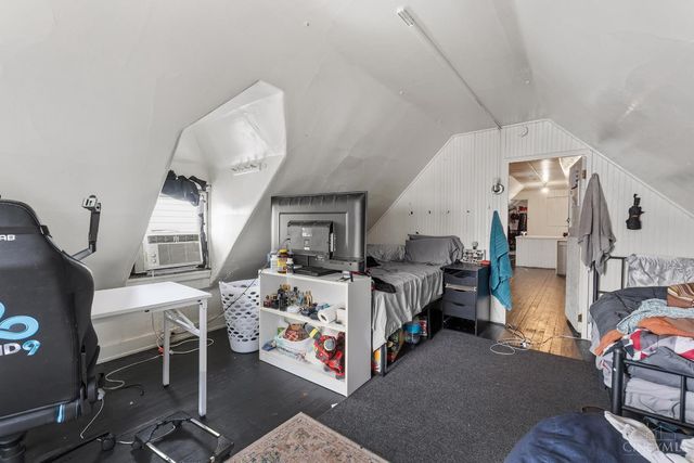 2327 Stratford Avenue, Cincinnati, OH 45219