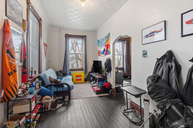 2327 Stratford Avenue, Cincinnati, OH 45219