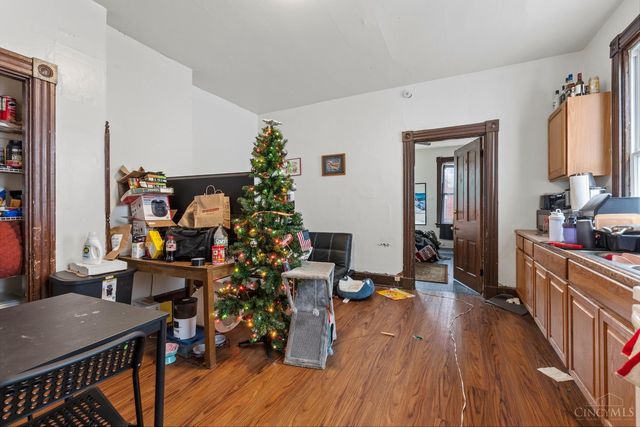 2327 Stratford Avenue, Cincinnati, OH 45219