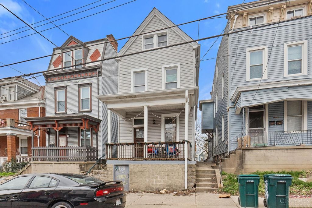 2327 Stratford Avenue, Cincinnati, OH 45219