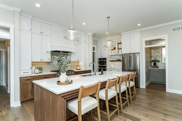 1747 Mayowood Court SW, Rochester, MN 55902