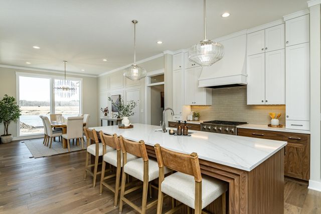 1747 Mayowood Court SW, Rochester, MN 55902