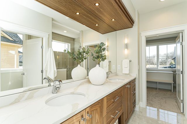 1747 Mayowood Court SW, Rochester, MN 55902