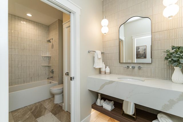 1747 Mayowood Court SW, Rochester, MN 55902