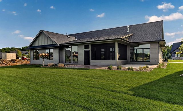 1747 Mayowood Court SW, Rochester, MN 55902