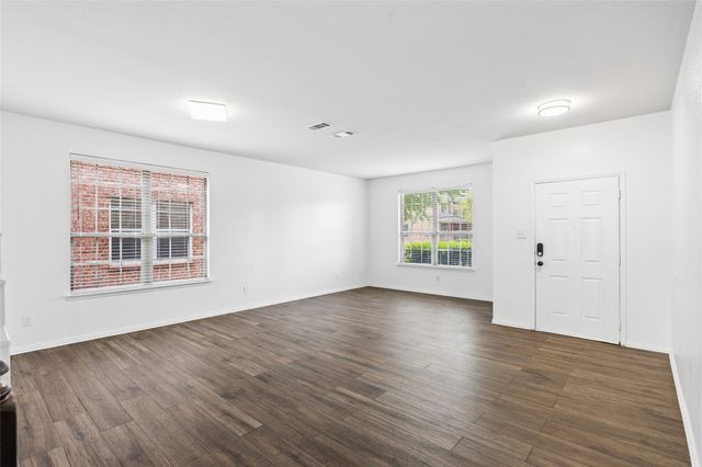 9009 Water Oak Drive, Arlington, TX 76002