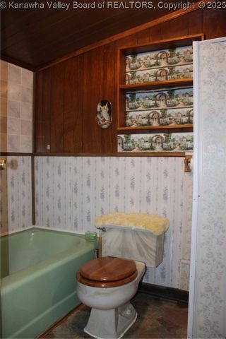 340 Morris Drive, Montgomery, WV 25136