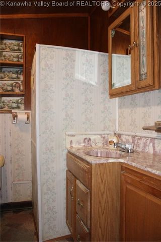 340 Morris Drive, Montgomery, WV 25136